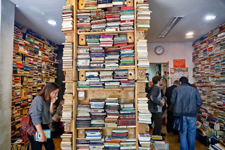 Interior de la librería TuuuLibrería (Madrid)