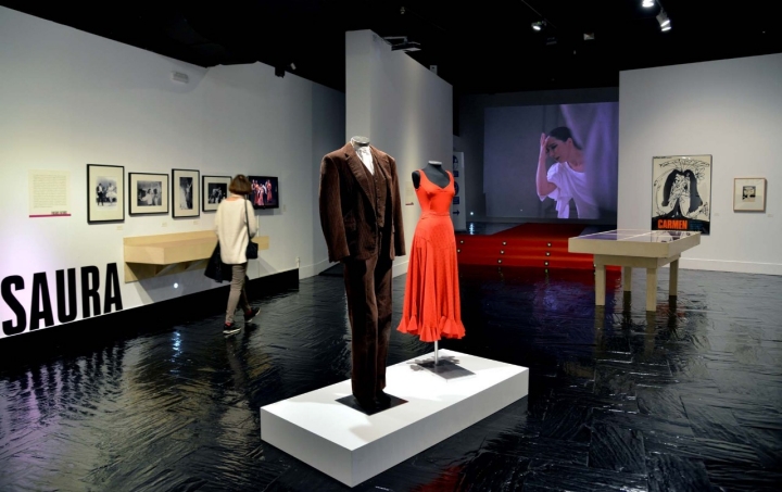 Sala de exposiciones de Carlos Saura y el flamenco.