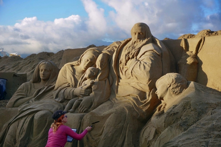 Los artistas crean auténticas obras de arte con la arena canaria. Foto: Cedida