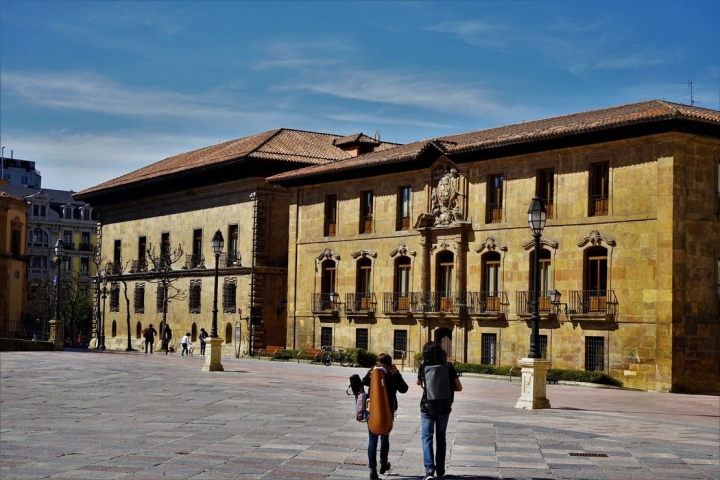 Palacios Valdecarzana-Heredia y Camposagrado
