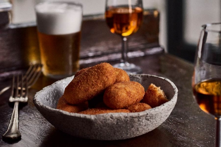 Las croquetas de 'Bodegas El Pimpi', gran clásico de la capital. Foto: 'Bodegas El Pimpi'