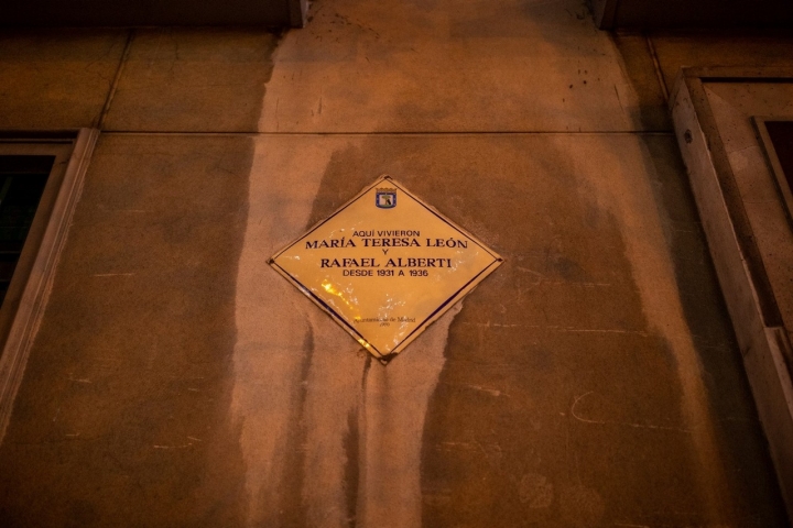 Un recuerdo para la pareja exiliada.