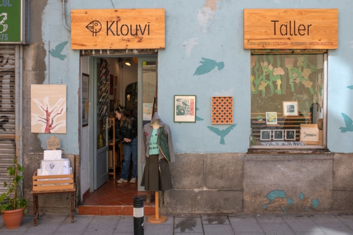 ‘Kluoví’ es un espacioso local donde se imparten varios talleres y además es tienda.