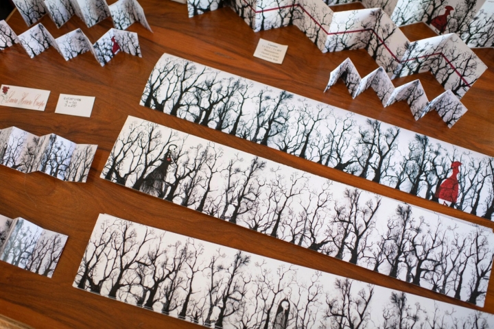 Detalle de uno de los dibujos expuestos.