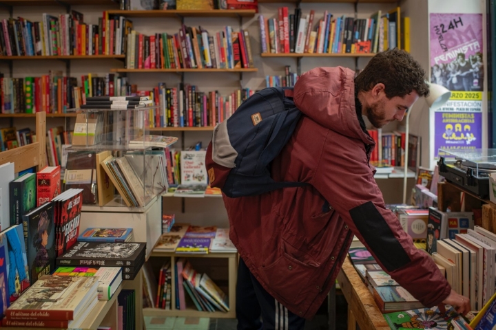 “‘Molar’ es una librería y tienda de discos.
