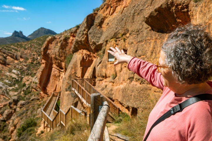 Exterior de las Cuevas del Ajedrezado en Arnedillo (La Rioja).