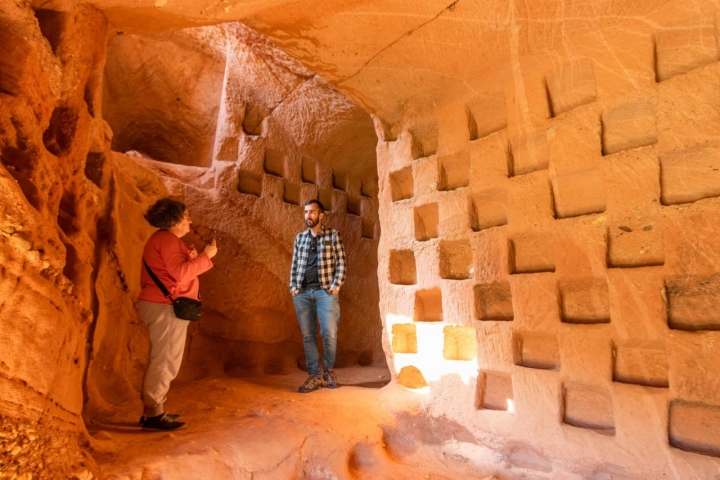 Interior de las Cuevas del Ajedrezado en Arnedillo (La Rioja).