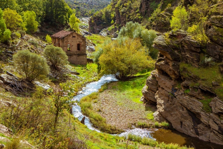 Vistas de la Central Eléctrica La Plata (Guadalajara).