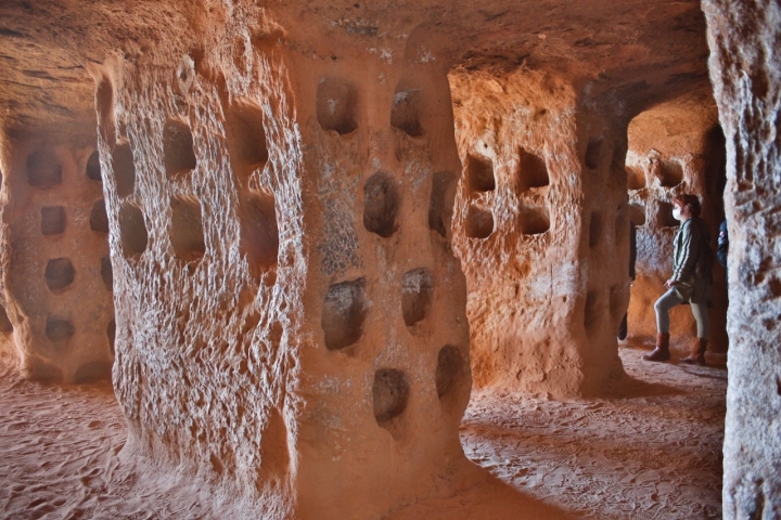 Cueva de los 100 Pilares (Arnedo): pasillos