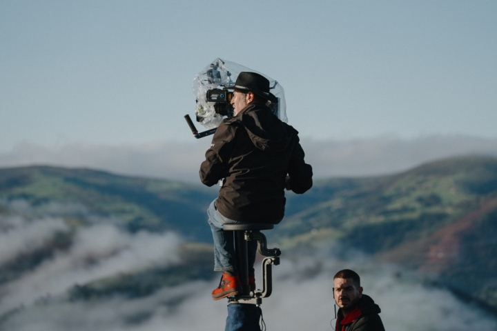 La serie ha sido creada por el experto Agustín Martínez, integrante de Carmen Mola.