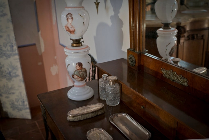 Napoleón y Josefina sobre el tocador. Eugenia de Montijo marcó tendencia en toda Europa.