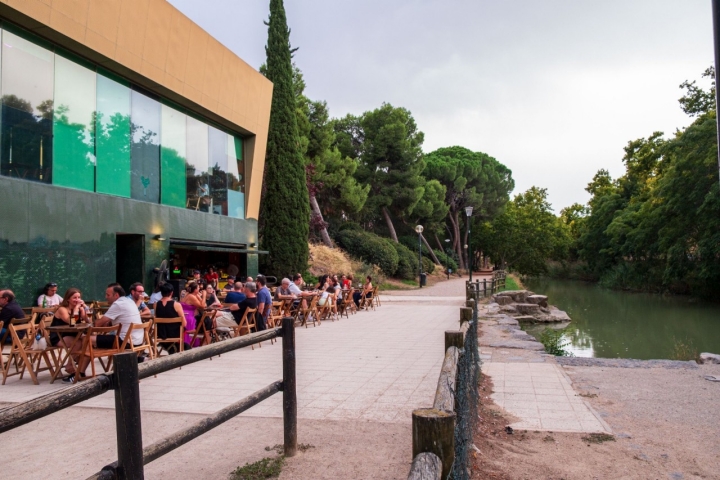 Cita vespertina inexcusable: terraza de El Corazón Verde.