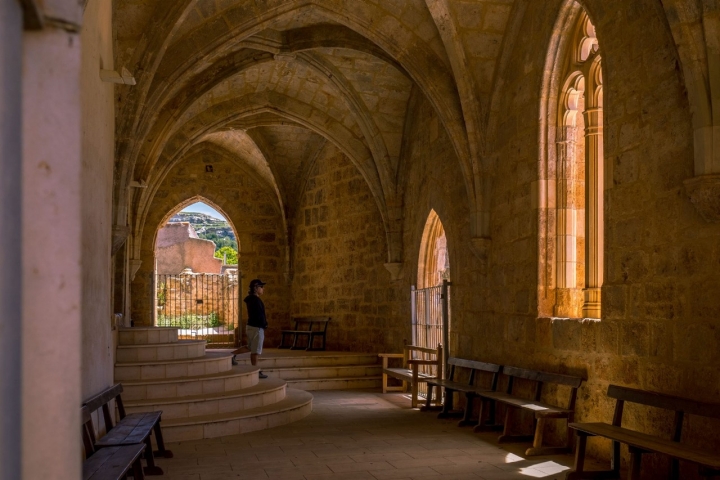Escapada Anento entrada iglesia