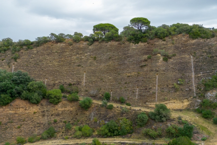 Fundación Montenmedio NMAC Human Nests orificios