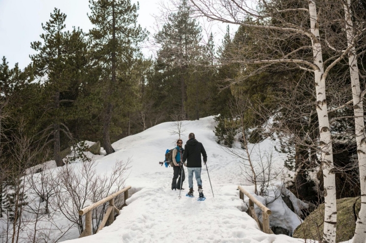 Caminata por la nieve con raquetas