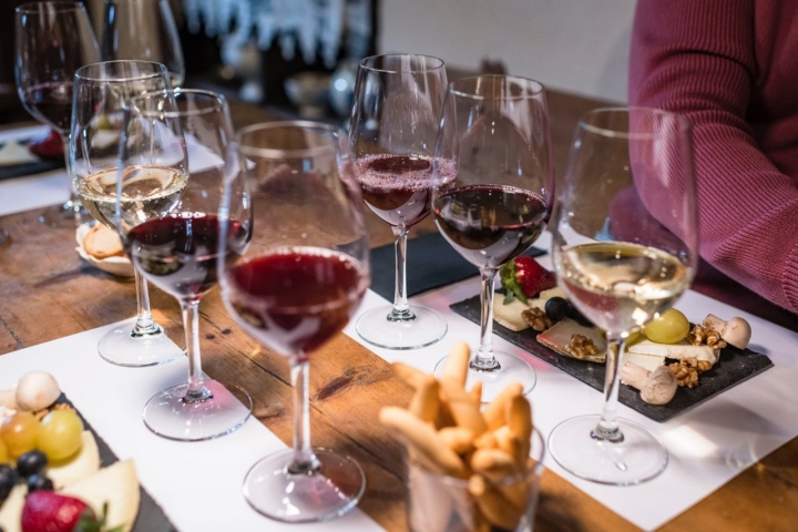 Vinos y quesos en el Ecomuseo de les Valls d'Àneu de Esterri d'Àneu