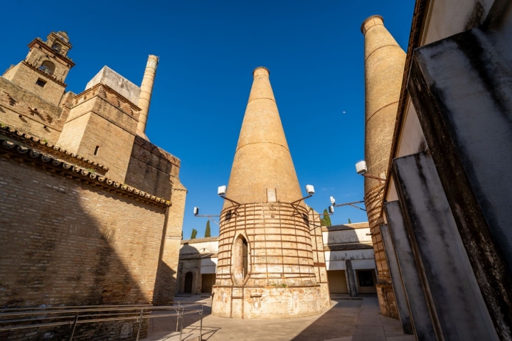 Chimeneas del recinto exterior del complejo del Monasterio de la Cartuja