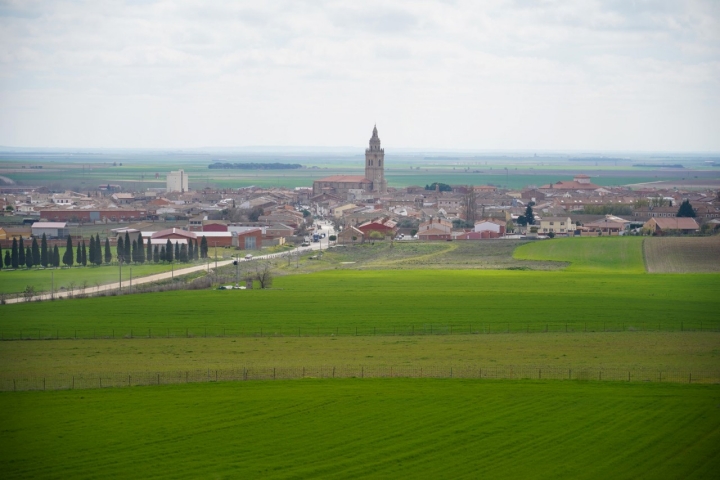 A solo un paseo del centro, el mirador del pico Zarcero ofrece una de las vistas más panorámicas del entorno.