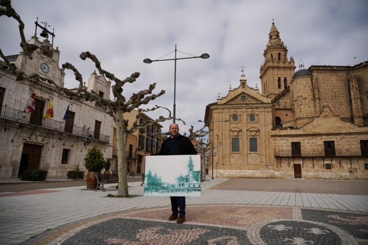 La Plaza Mayor del pueblo albergaba en el siglo pasado un recinto para los festejos taurinos, situada frente a la iglesia y el Ayuntamiento.