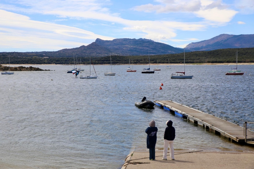 El Atazar, un recorrido anfibio por el mayor pantano de Madrid