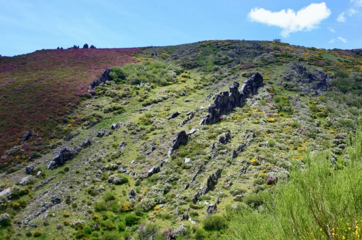 Afloramientos de roca en Pico Teleno de León