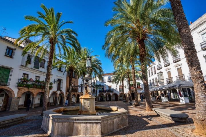 Una de las plazas de la localidad pacense de Zafra