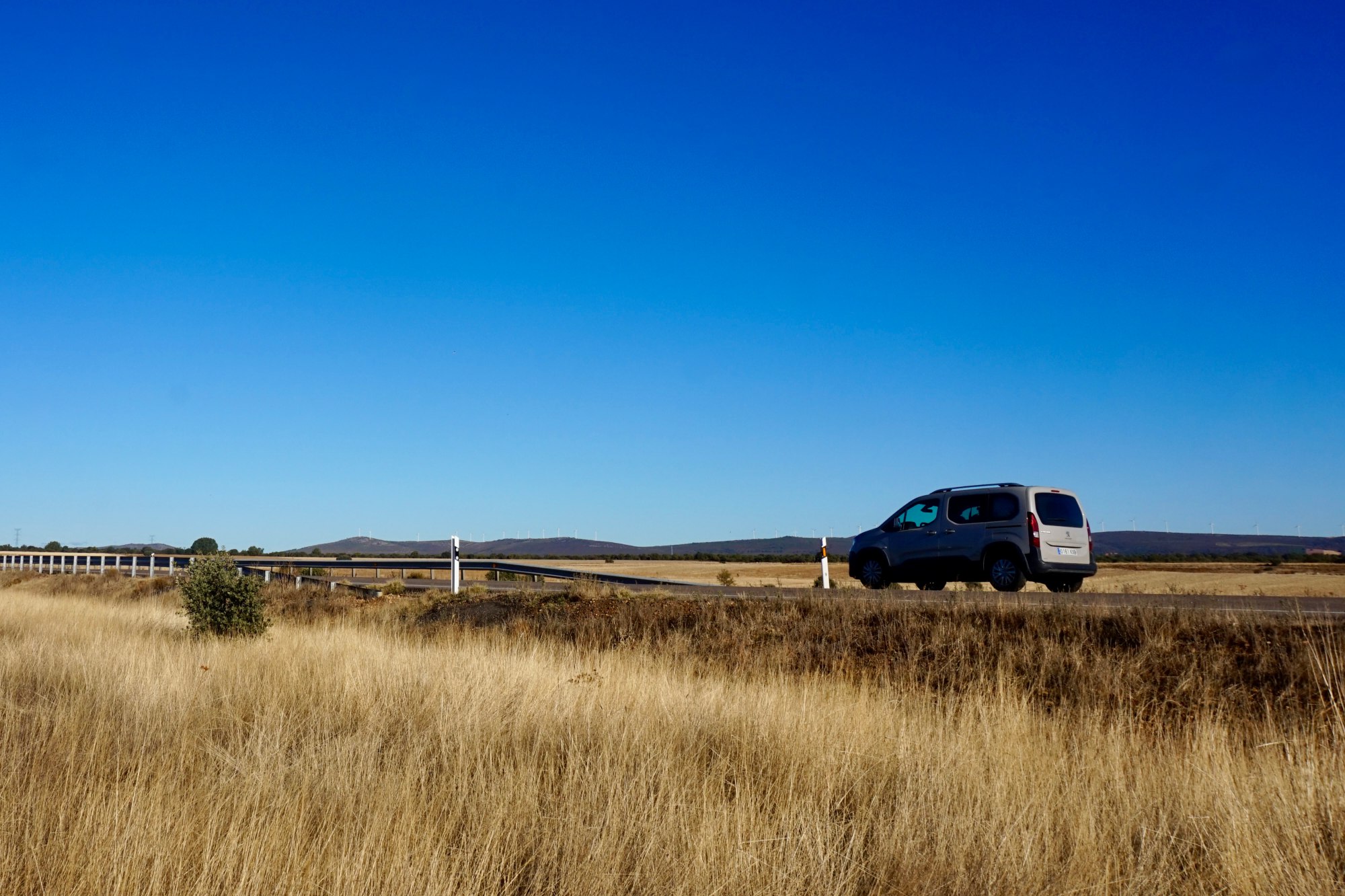 Planteamos un viaje por carretera por esta comarca que se despliega al oeste del río Esla. 