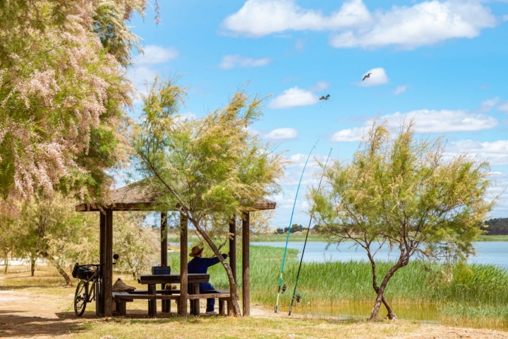 En la Laguna Grande se permite la pesca, excepto en verano.
