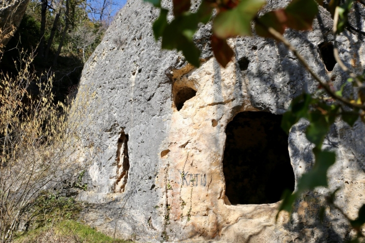 Cuevas de Laño.