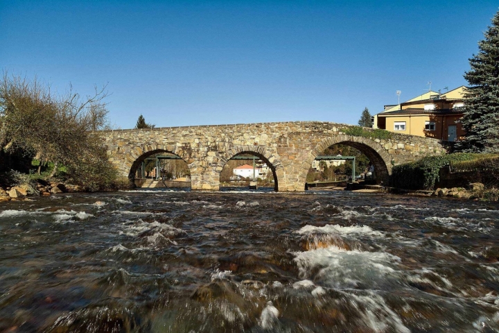 Vega de Espinareda Puente romano