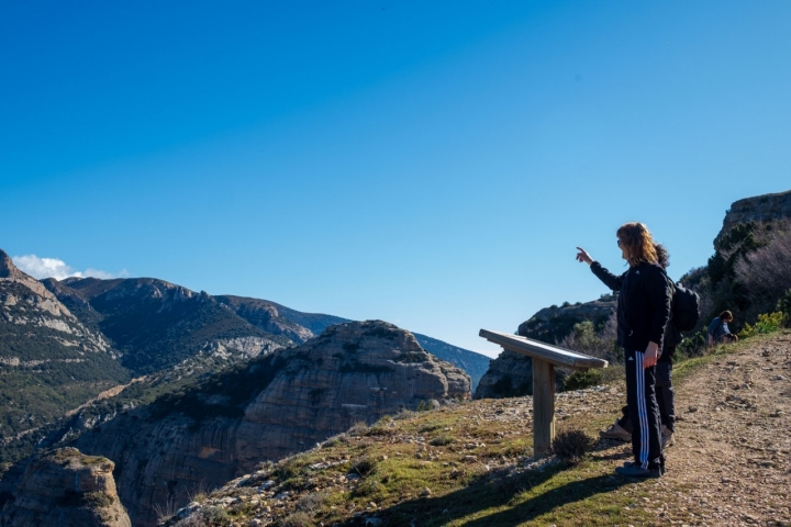 – El mirador sobre los bosques y roquedos de la Sierra de Guara.