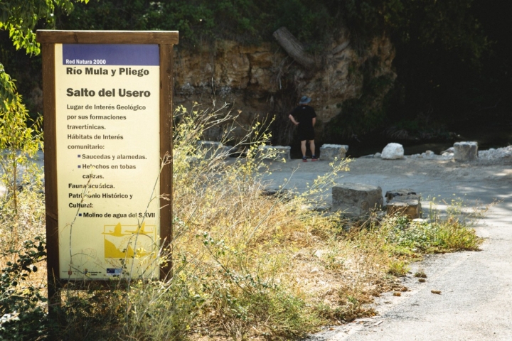 El acceso al sendero está bien señalizado.