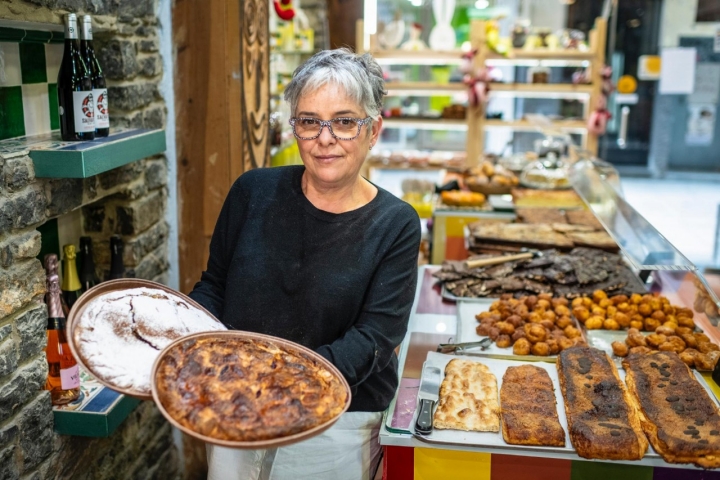 Propietaria de la pastelería La Lionesa en Sort.