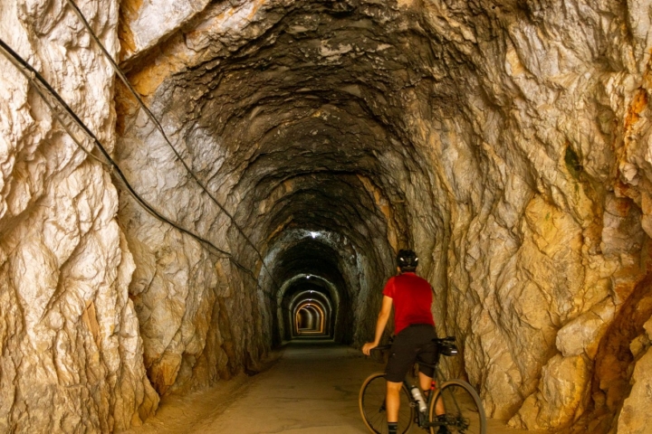 Túnel de acceso a Arnedillo