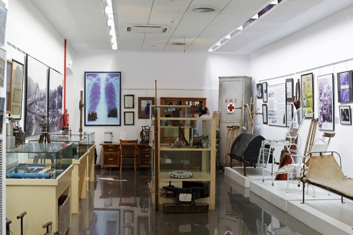 Antiguos útiles de primeros auxilios para los mineros.