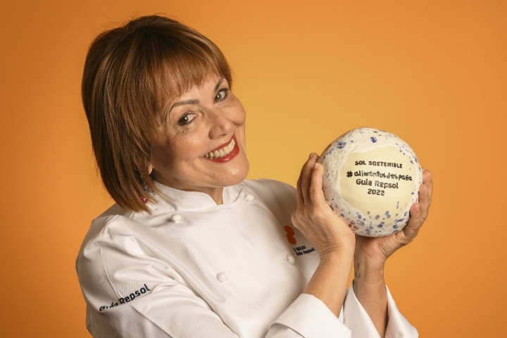 María José San Román, con el sol sostenible recibido por primera vez en 2022