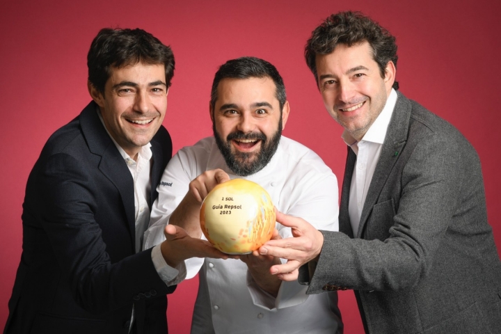 José Luis, Alejandro y Jesús David Hernández ('Versátil')