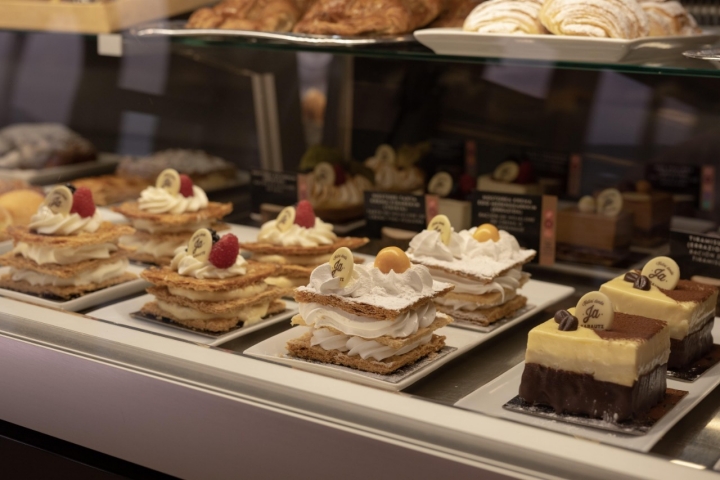 ¿Milhojas, tarta árabe o tres chocolates?. Foto cedida