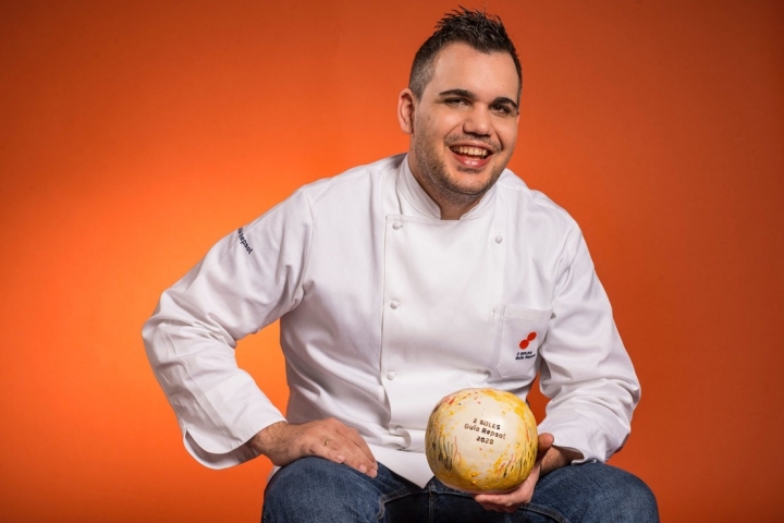 Marc Segarra con los 2 Soles de Refectorio conseguidos por primera vez en 2020.